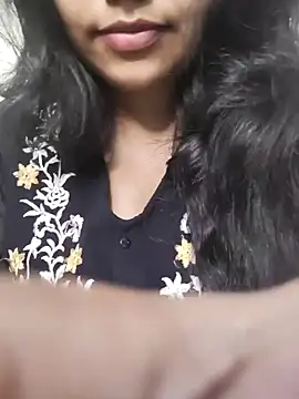 Miss Rose   online show from September 30, 2025, 4:13 pm