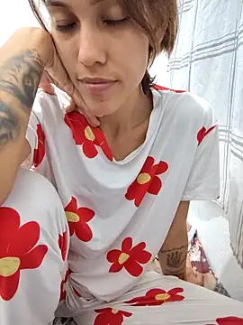 Snapshot of Lilo-skinny chatting on October 24, 2025, 12:42 am Lilo-skinny online show from October 24, 2025, 12:42 am