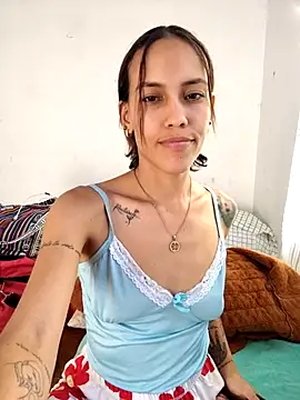 Snapshot of Lilo-skinny chatting on October 19, 2025, 10:01 pm Lilo-skinny online show from October 19, 2025, 10:01 pm