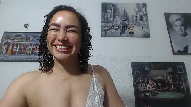 Snapshot of venus_lov9 chatting on October 10, 2025, 10:27 am venus lov9 online show from October 10, 2025, 10:27 am