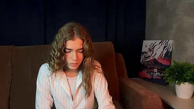 Snapshot of LilianLee chatting on October 9, 2025, 4:40 pm LilianLee online show from October 9, 2025, 4:40 pm