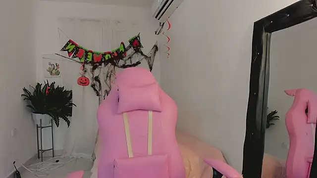 Snapshot of vanelope_smith chatting on October 30, 2025, 10:39 pm vanelope smith online show from October 30, 2025, 10:39 pm