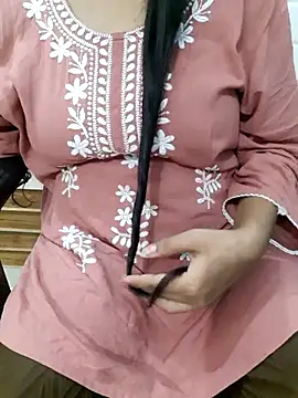 Snapshot of Anchal-si chatting on October 3, 2025, 6:37 am Anchal-si online show from October 3, 2025, 6:37 am