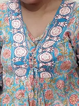 Snapshot of Minakshi_677 chatting on October 6, 2025, 2:57 am Minakshi 677 online show from October 6, 2025, 2:57 am