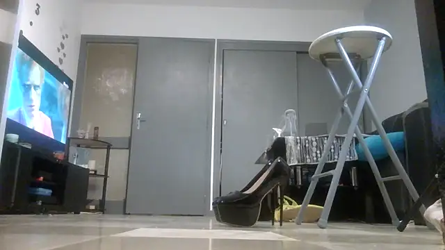 vanessadeesse online show from April 13, 2026, 7:18 pm