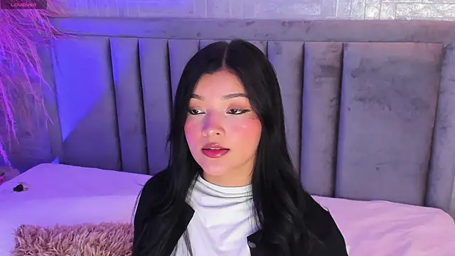 Snapshot of EmmaBlossom chatting on October 3, 2025, 7:26 pm EmmaBlossom online show from October 3, 2025, 7:26 pm