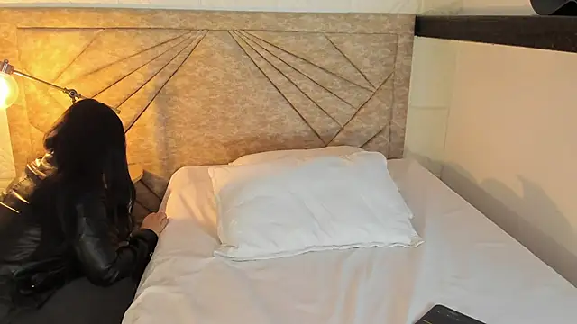 EmmaBlossom online show from March 27, 2026, 12:39 pm