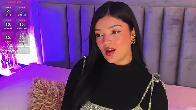 Snapshot of EmmaBlossom chatting on October 5, 2025, 3:58 pm EmmaBlossom online show from October 5, 2025, 3:58 pm