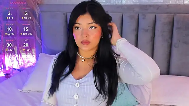 Snapshot of EmmaBlossom chatting on November 2, 2025, 3:06 pm EmmaBlossom online show from November 2, 2025, 3:06 pm