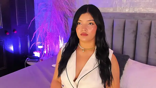 Snapshot of EmmaBlossom chatting on October 25, 2025, 7:03 pm EmmaBlossom online show from October 25, 2025, 7:03 pm