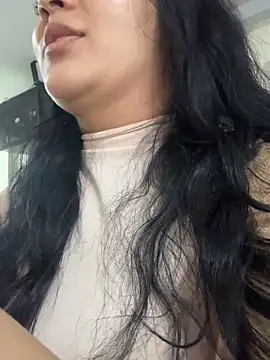 Snapshot of EmmaBlossom chatting on June 16, 2026, 12:38 pm EmmaBlossom online show from June 16, 2026, 12:38 pm