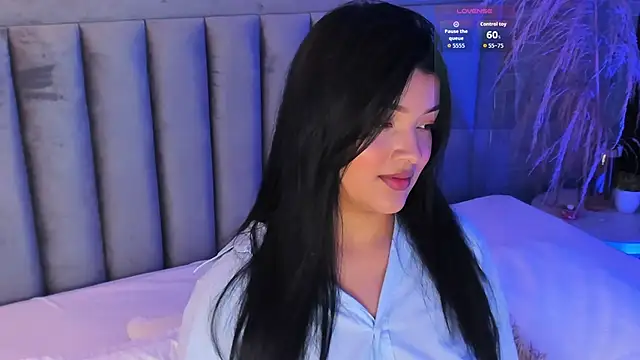 Snapshot of EmmaBlossom chatting on September 27, 2025, 7:20 pm EmmaBlossom online show from September 27, 2025, 7:20 pm