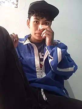 Snapshot of Owen_tomboy chatting on November 6, 2025, 4:11 pm Owen tomboy online show from November 6, 2025, 4:11 pm