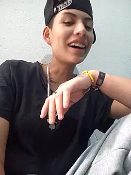 Snapshot of Owen_tomboy chatting on October 15, 2025, 1:08 pm Owen tomboy online show from October 15, 2025, 1:08 pm