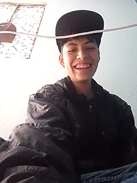 Snapshot of Owen_tomboy chatting on October 25, 2025, 3:23 pm Owen tomboy online show from October 25, 2025, 3:23 pm