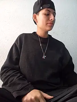 Snapshot of Owen_tomboy chatting on October 18, 2025, 3:14 pm Owen tomboy online show from October 18, 2025, 3:14 pm