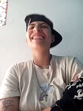 Snapshot of Owen_tomboy chatting on October 14, 2025, 5:57 pm Owen tomboy online show from October 14, 2025, 5:57 pm