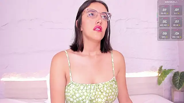 Snapshot of venusgreys1_ chatting on November 17, 2025, 12:20 pm venusgreys1 online show from November 17, 2025, 12:20 pm