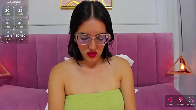 Snapshot of venusgreys1_ chatting on October 28, 2025, 12:37 pm venusgreys1 online show from October 28, 2025, 12:37 pm