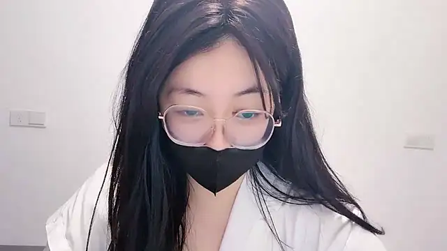 xinyin6666 online show from May 19, 2026, 9:11 pm