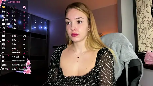 Snapshot of EvaCarter1 chatting on November 11, 2025, 10:10 am EvaCarter1 online show from November 11, 2025, 10:10 am