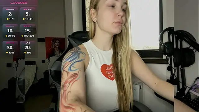 Snapshot of EvaCarter1 chatting on October 2, 2025, 10:40 am EvaCarter1 online show from October 2, 2025, 10:40 am