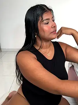 AnaBrowmn online show from December 1, 2025, 12:17 pm