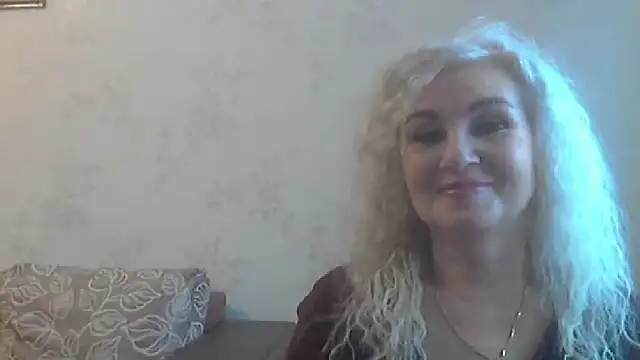 Snapshot of LadySexyBlond chatting on October 18, 2025, 10:50 am LadySexyBlond online show from October 18, 2025, 10:50 am