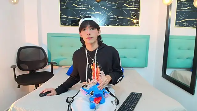 Lovers 21 online show from October 9, 2025, 4:35 am