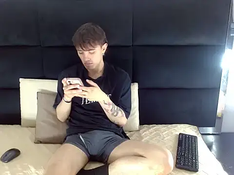 Jerom xx online show from October 9, 2025, 7:14 pm