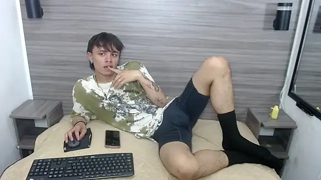 Jerom xx online show from October 8, 2025, 7:47 pm