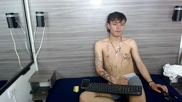 Jerom xx online show from October 6, 2025, 7:36 pm