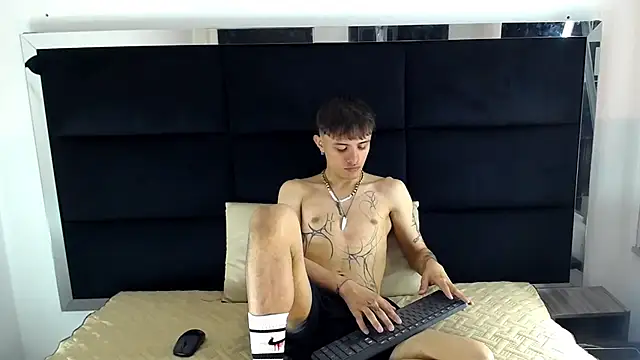 Jerom xx online show from November 5, 2025, 7:39 pm