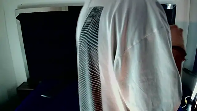 Jerom xx online show from October 28, 2025, 6:40 pm