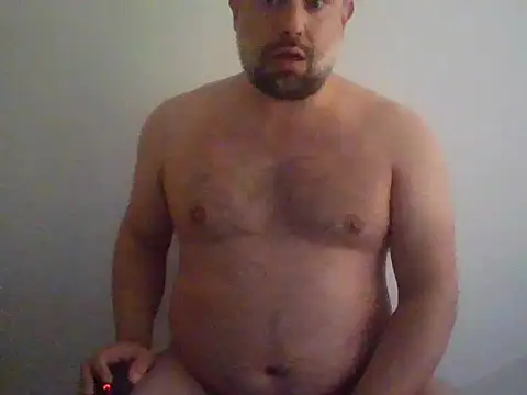 Snapshot of CristalDad chatting on November 4, 2025, 7:50 pm CristalDad online show from November 4, 2025, 7:50 pm