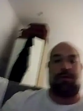 Snapshot of CristalDad chatting on October 16, 2025, 8:28 pm CristalDad online show from October 16, 2025, 8:28 pm