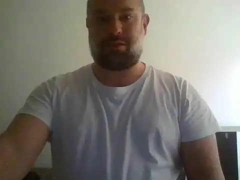 Snapshot of CristalDad chatting on November 15, 2025, 12:36 am CristalDad online show from November 15, 2025, 12:36 am