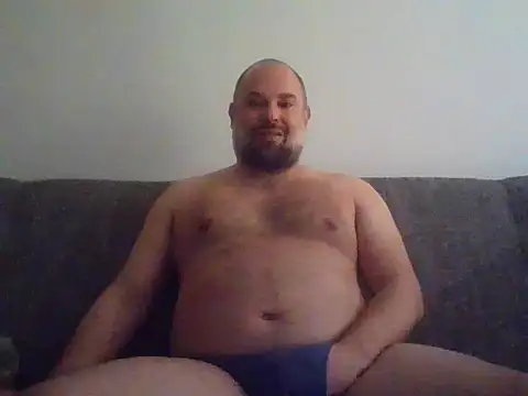 Snapshot of CristalDad chatting on November 11, 2025, 11:42 pm CristalDad online show from November 11, 2025, 11:42 pm