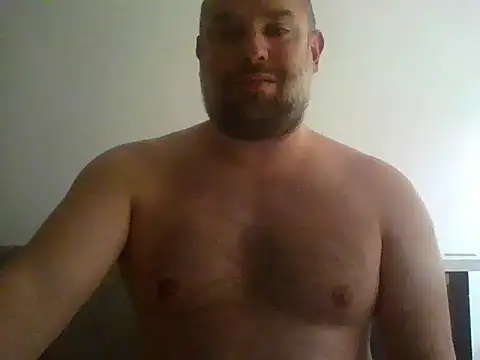 Snapshot of CristalDad chatting on November 9, 2025, 4:00 pm CristalDad online show from November 9, 2025, 4:00 pm