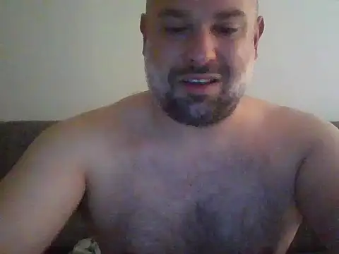 Snapshot of CristalDad chatting on October 27, 2025, 9:49 pm CristalDad online show from October 27, 2025, 9:49 pm