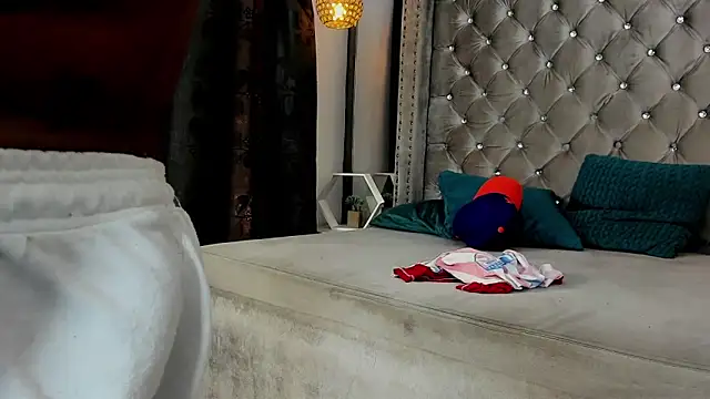 Kevinfox23cms online show from October 13, 2025, 6:42 pm