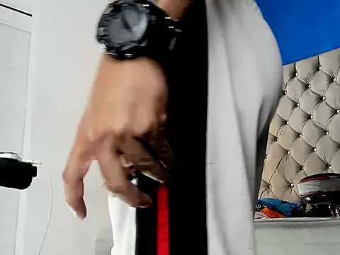 Kevinfox23cms online show from September 28, 2025, 9:11 pm