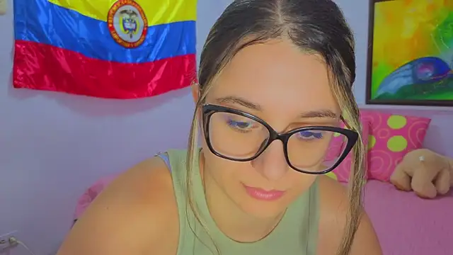 katiaa lovv online show from June 3, 2026, 12:06 pm