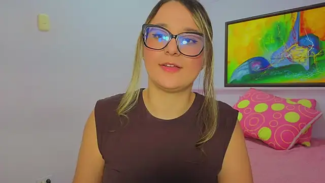 katiaa lovv online show from May 16, 2026, 7:35 pm