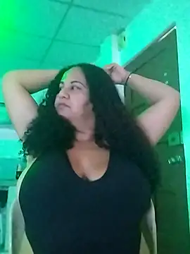 MEYBELLATINA online show from April 11, 2026, 10:13 pm