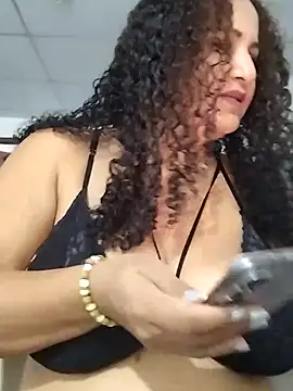 MEYBELLATINA online show from October 21, 2025, 8:30 pm