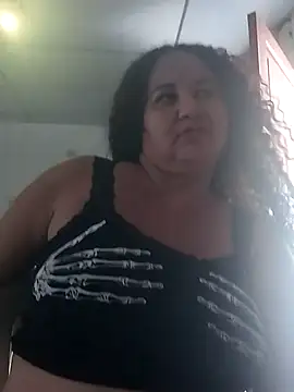 MEYBELLATINA online show from April 17, 2026, 9:17 pm