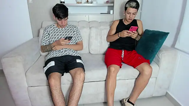 skygirls  online show from October 9, 2025, 4:40 pm