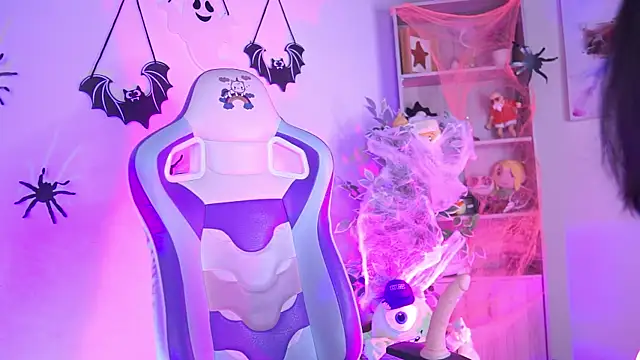 Zoe Skyler online show from October 21, 2025, 4:17 pm