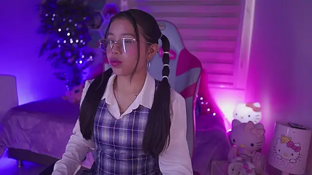 Zoe Skyler online show from November 7, 2025, 4:11 pm